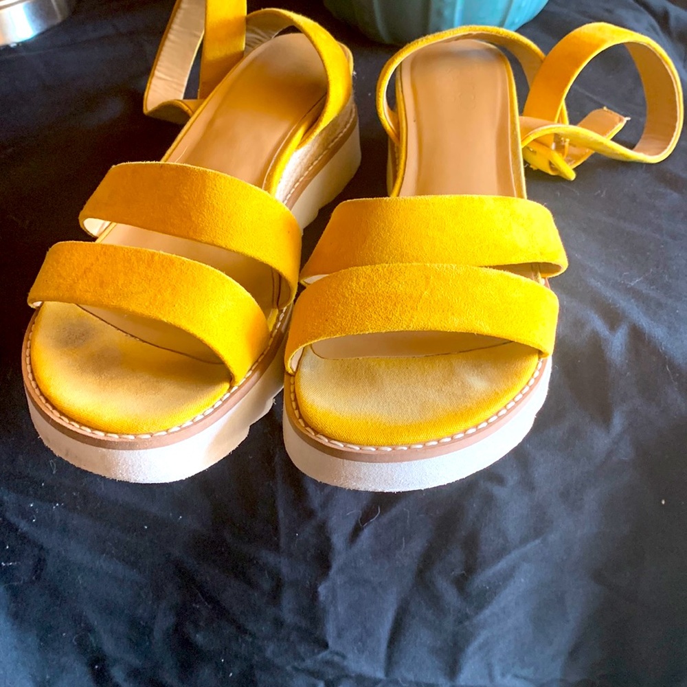 Ladies sandals